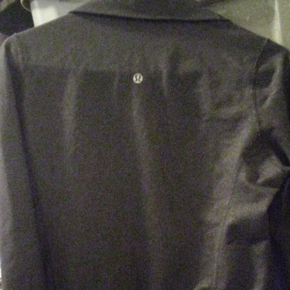 Light Lululemon jacket - Picture 5 of 5